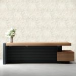 کاغذ دیواری کرم شاین دار طرح انتزاعی